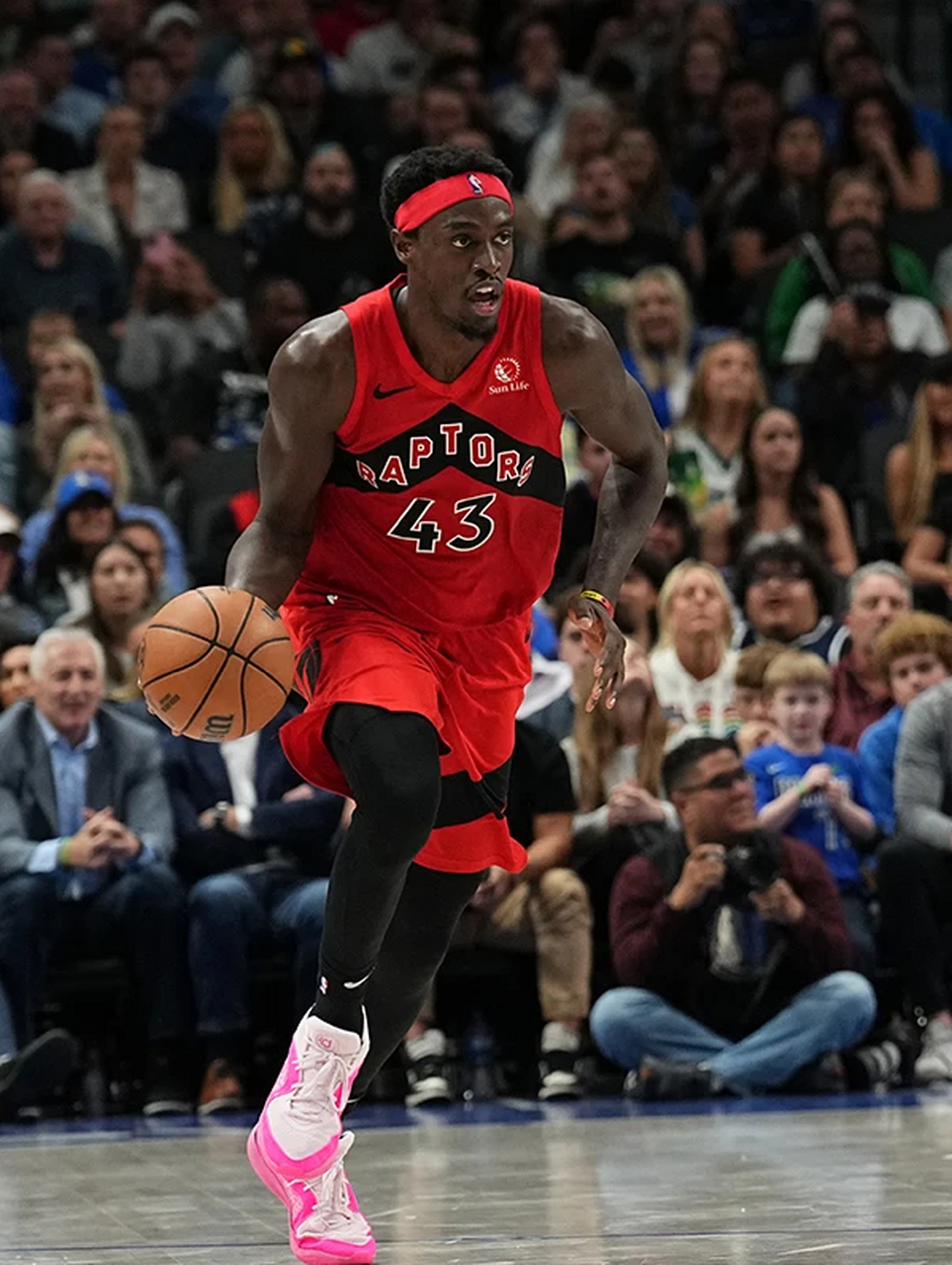 九游体育-关于西亚卡姆迎来十二赛季高光表现，热火球迷沸腾！的信息