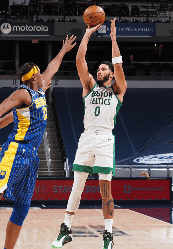 九游体育- 塔图姆进攻 