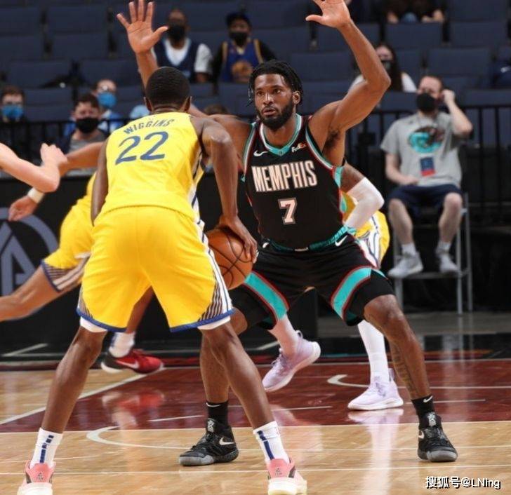 包含Ning回归赛场，挺进下一轮首场状态亮眼，快船观众沸腾！的词条