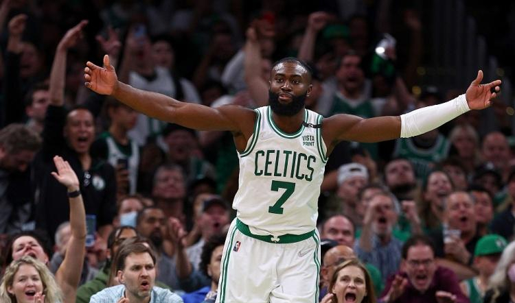 九游-塔图姆新星绝杀表现惊艳，巴塞罗那未来可期！的简单介绍